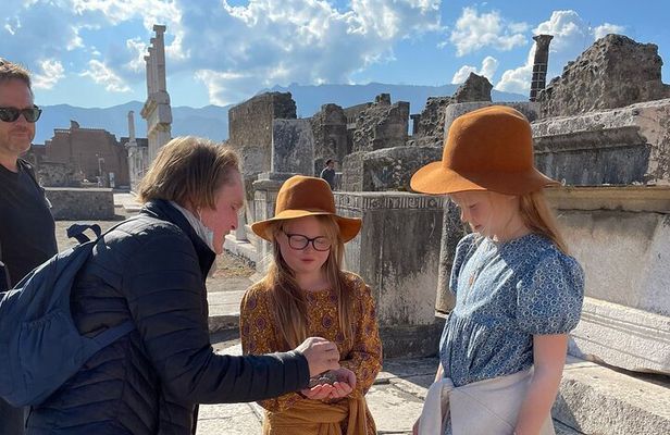Pompeii: Private Tapsy Tour for Families with Kids