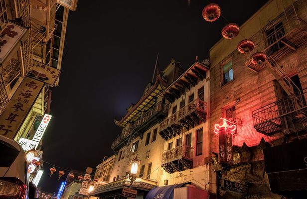 San Francisco Ghosts Boos and Booze Haunted Pub Crawl