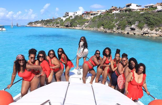 Yacht 48ft Rental in Cancun for up to 15 people