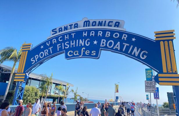 Santa Monica Downtown Walking Tour