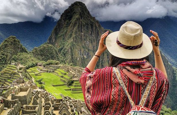2 Day Machu Picchu + Sacred Valley of the Incas (group service)