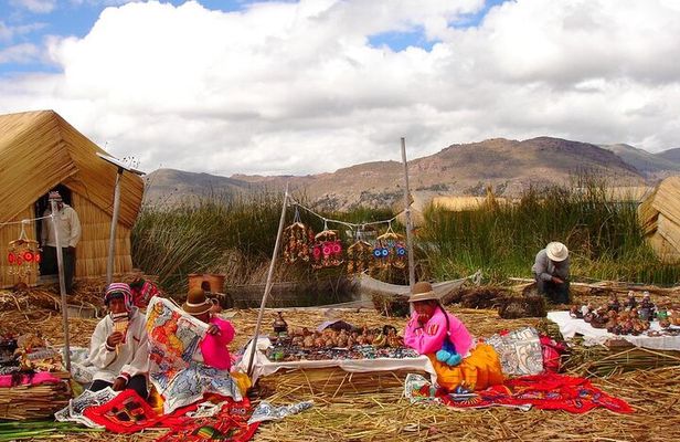 Full Day Tour of Uros and Taquile by Speedboat