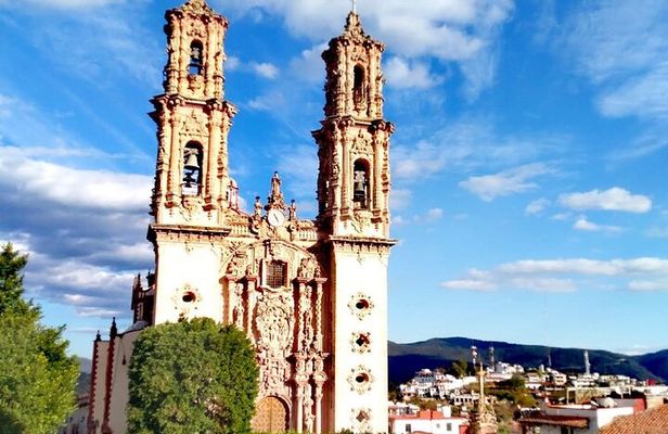 Cacahuamilpa Grotto Tour -Taxco "Ciudad de la plata¨