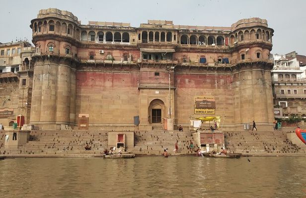 Private Cultural Walking Tour of Varanasi with Guide