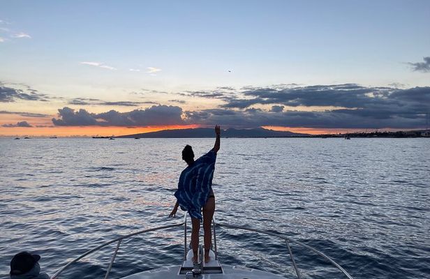 Waikiki Friday Night Fireworks Boat Cruise