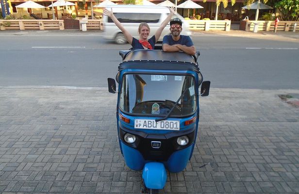 Colombo City Tour by Tuk Tuk (Sightseeing Entry Fees Included )