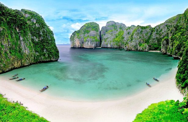 Discover Phi Phi & Khai Nai Islands on a Speedboat Tour