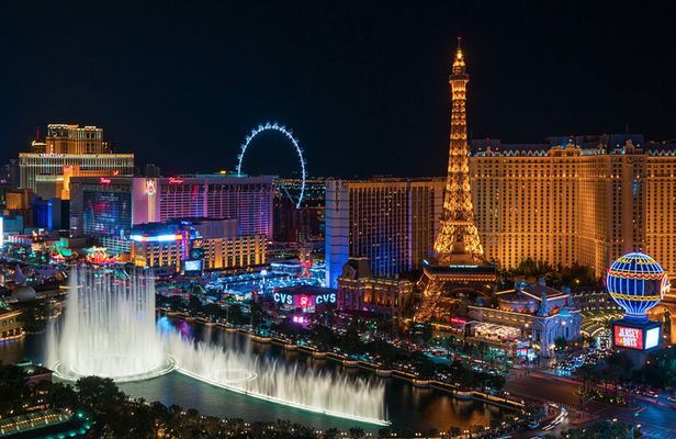 Best Boulevard of Las Vegas: A Night Walking Tour of The Strip 