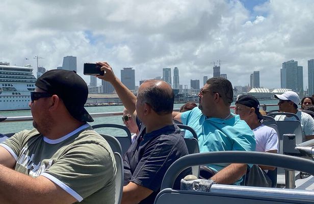 Miami Jet Boat Ride and Double Decker Hop On Hop Off Tour Bayside Marketplace 