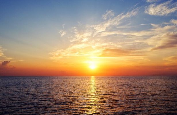Sunset Dinner Cruise in Honolulu