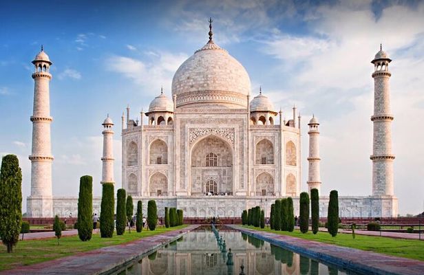 Private Sunrise Taj Mahal Trip from Delhi all Inclusive