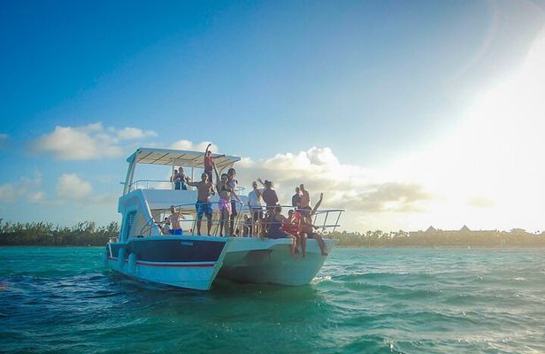 4-Hour Boat Party from Uvero Alto