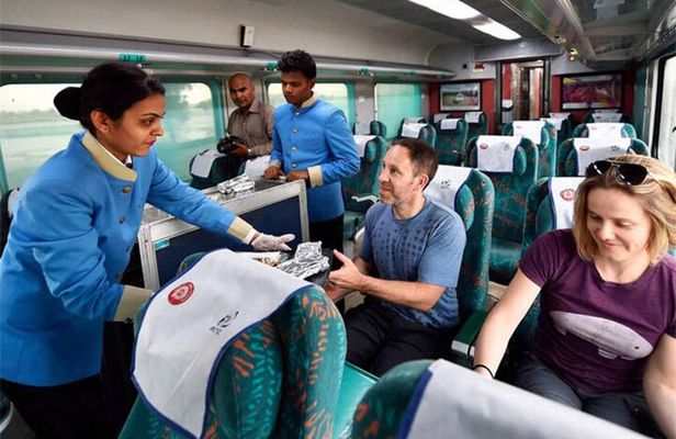Travel To Taj Mahal By High Speed Train/Private Tour