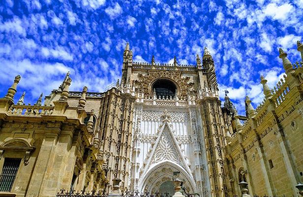 Guided Walking Tour in Seville