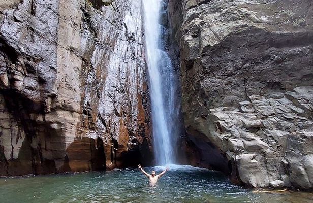 Tamanique Waterfalls Complex Trek + El Tunco Beach