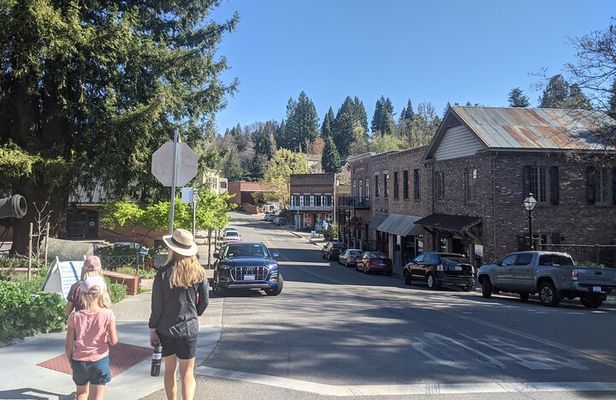 Nevada City Scavenger Hunt Walking Tour and Game