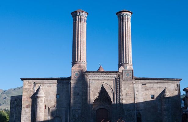 All-inclusive Private Guided Walking Tour of Erzurum City