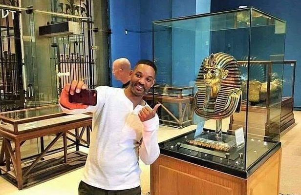 Cairo Tour by bus, Pyramids, Sphinx & Museum with Lunch -Hurghada