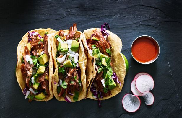 3-Hour Night Tacos and Mezcal Crawl in Mexico with Guide