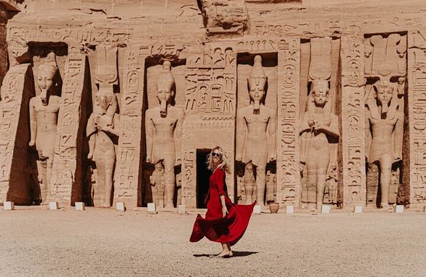 Enjoy Cruise 4-Days With Tours From Aswan to Luxor , Abu Simbel , Balloon & More