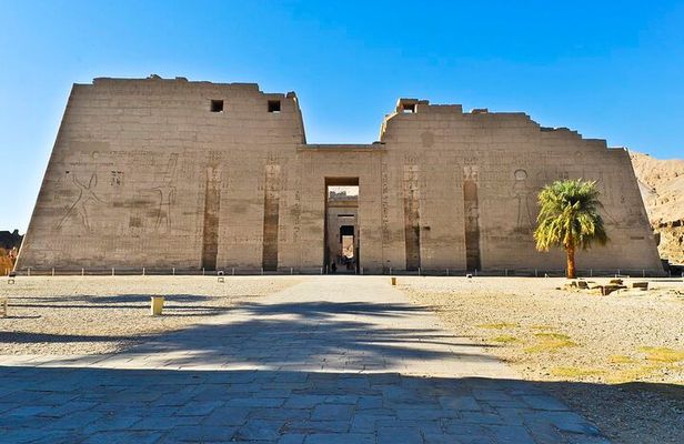 Luxor Day Tour,Kings Valley,Karnak, Felucca,And More Including Flight from Cairo