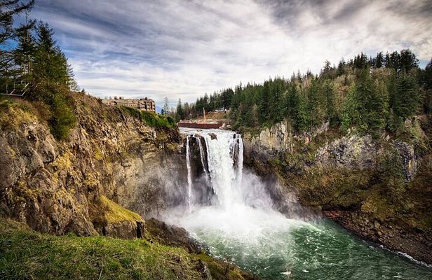Snoqualmie Falls and Leavenworth Day Tour from Seattle