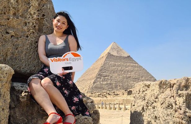 Day Tour at The Pyramids & Sphinx of Giza