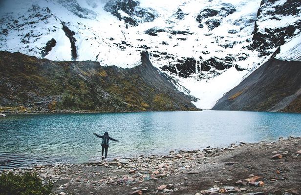 Full-Day Hiking Tour to Lake Humantay