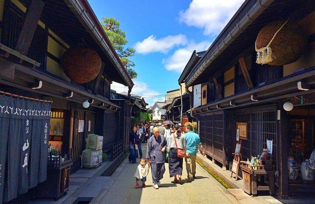 Takayama Local Cuisine, Food & Sake Cultural Tour with Government-Licensed Guide