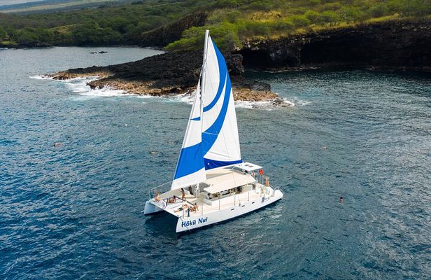 Deluxe Sail & Snorkel to the Captain Cook Monument 