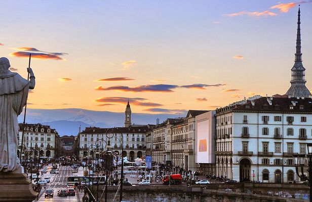 Private Guided Tour to Discover and Shoot the Iconic Places of Turin