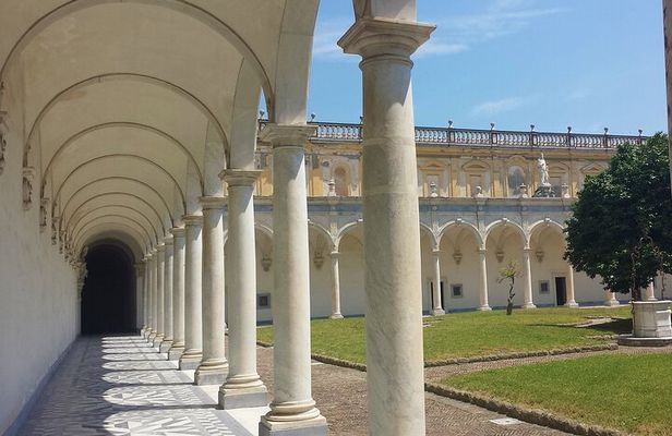 Tour in the Charterhouse of St. Martin and Pedamentina with an art expert