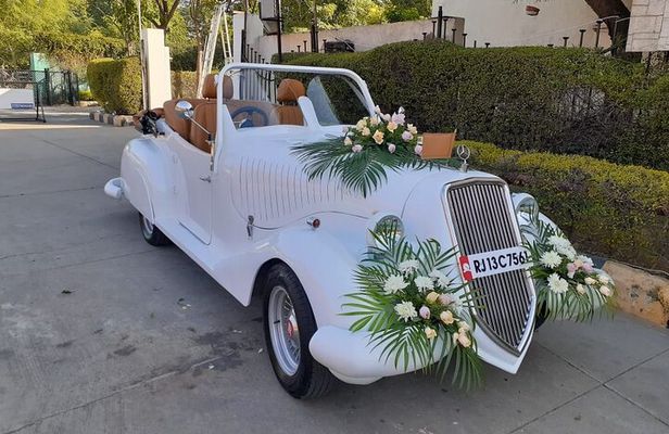 Royal Tour of Jaipur City - Private Tour by Vintage Car