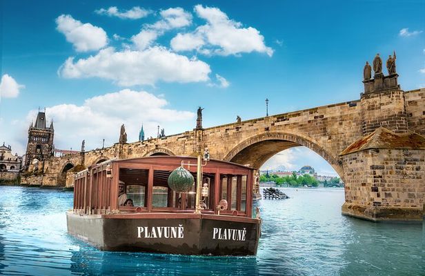 Charles Bridge: River Boat Cruise & Guided Tour ️with PragueWay