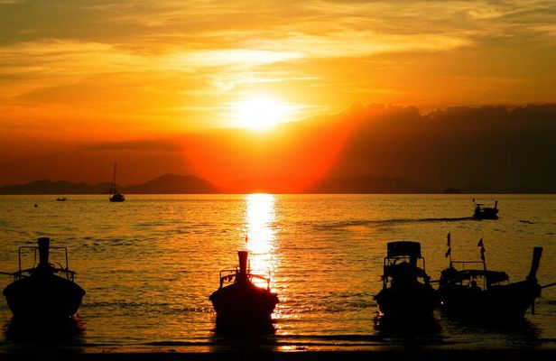 7 Islands Sunset Tour with Buffet Dinner & Night Snorkeling