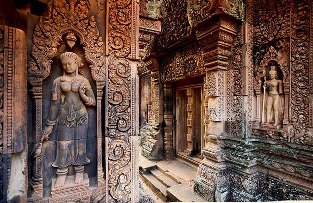 Banteay Srey temple and big group temples tours
