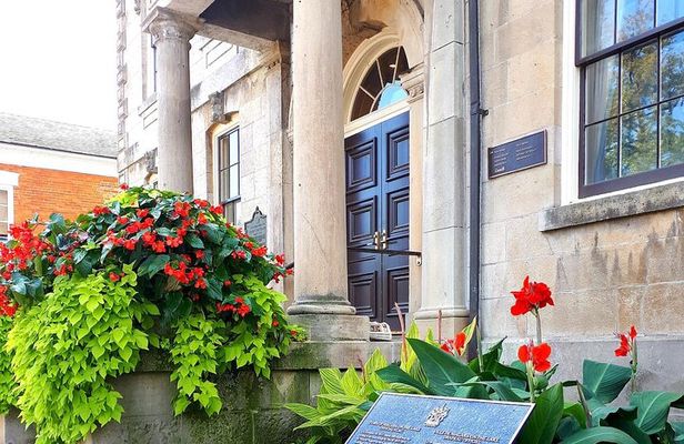 Niagara-on-the-Lake Walking Food, Wine or Beer Tasting Tour