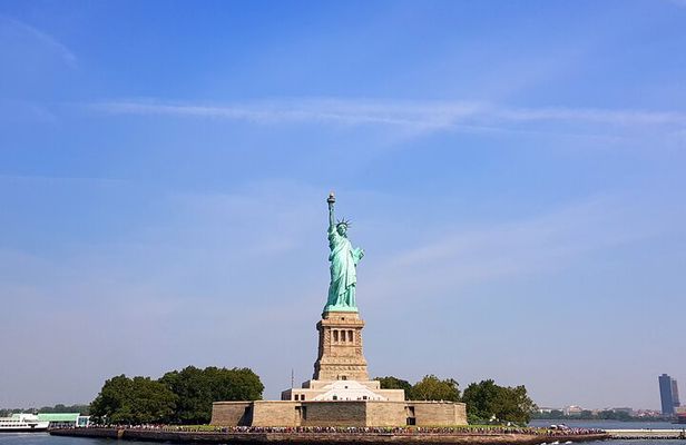 Secrets of the Statue of Liberty and Ellis Island Guided Tour