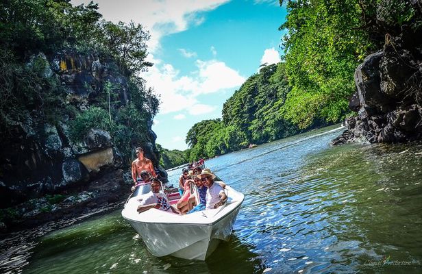 Full Day Tour 5 Island to Ile Aux Cerfs Incl. Lunch and Transfer