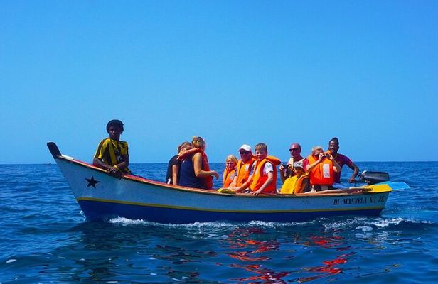 Tarrafal Beach Tour: Boat Trip to the Lighthouse, Snorkel & BBQ Lunch