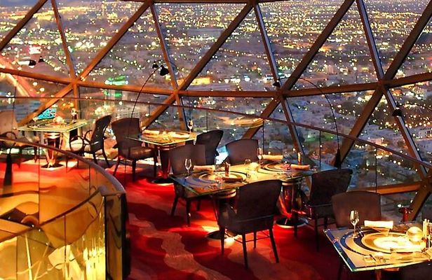 Dining in Riyadh at The Globe Restaurant with Pick Up