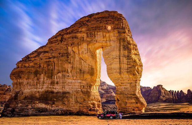 Elephant Rock Tour in AlUla