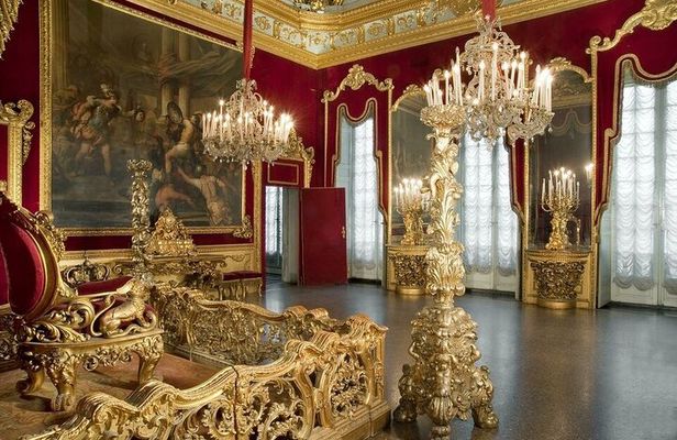 Genoa: Private Royal Palace, Rolli Palaces & walking guided tour