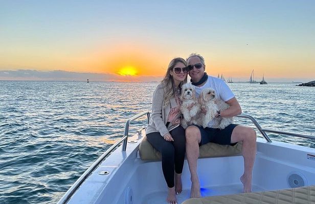 38' Private Luxury Sunset Charter w. Music & Drinks, up to 13 ppl