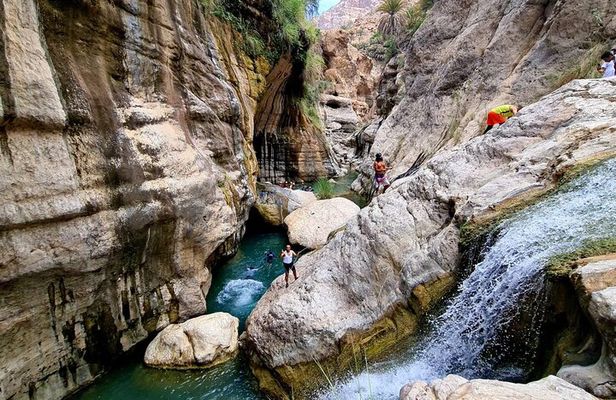 Full-Day Private Wadi Tiwi Adventure