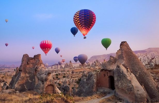 2-Day Cappadocia Tour from Istanbul with Cave Hotel Stay