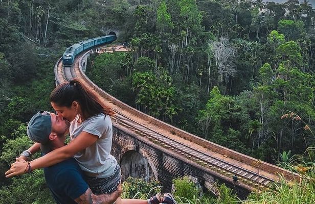 Private Ravana Falls and Nine Arches Bridge Ella Tour from Galle
