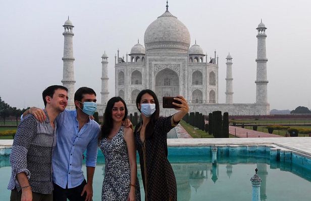 From Delhi Taj Mahal and Agra Fort Private Tour By India's fastest Train