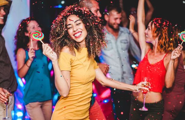 Exclusive Party Tour with Drinks in New York City