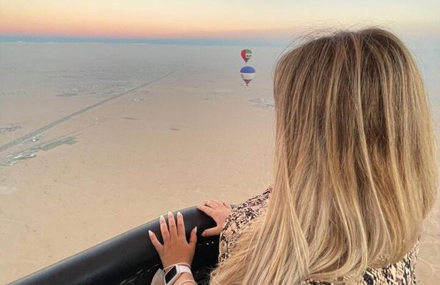 Hot Air Balloon Flight over the Dubai Desert